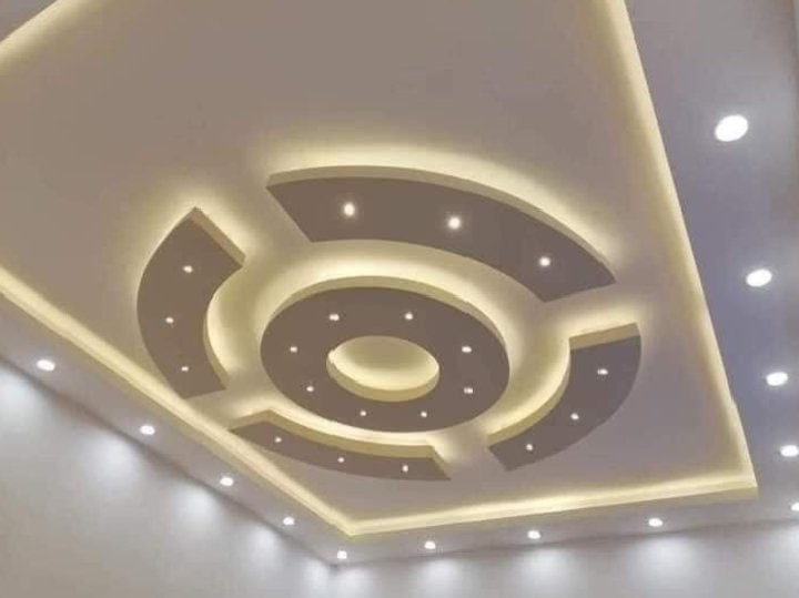 Classic Molding & Center Flower
